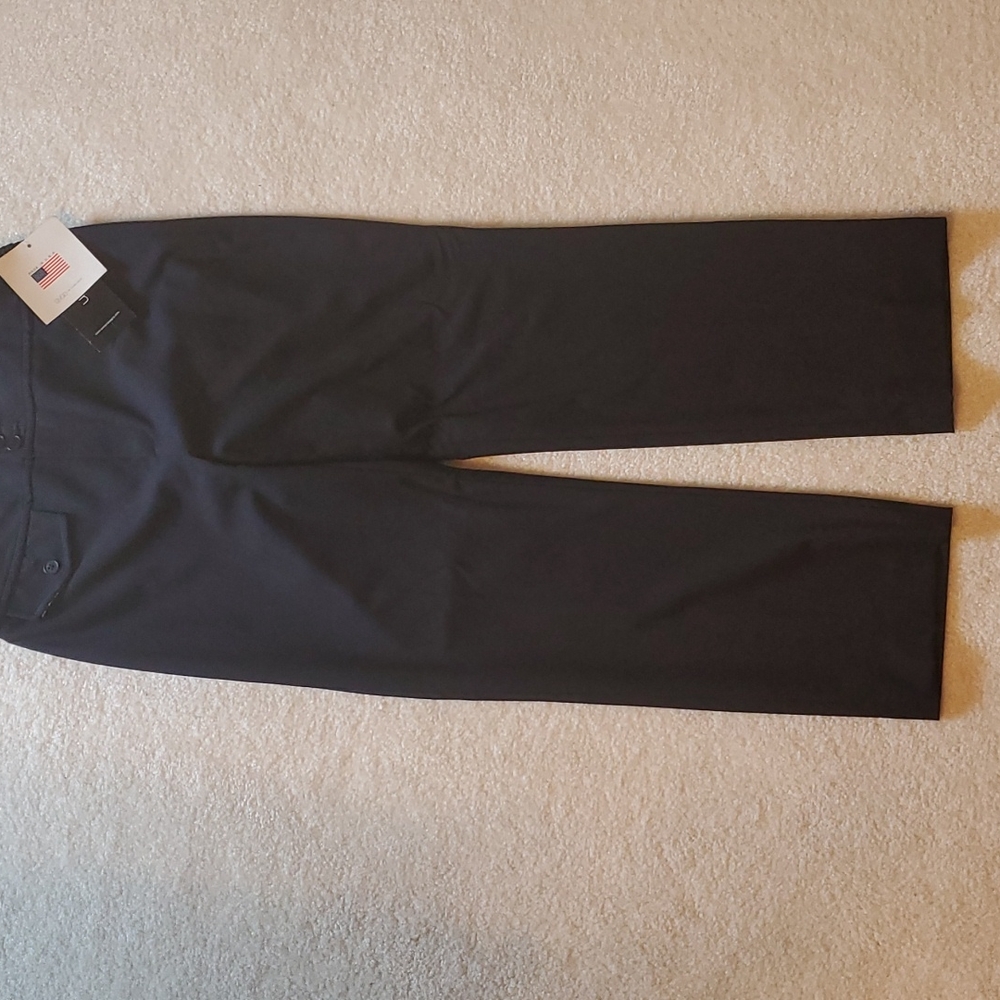 New with tags Womyn black ankle pants. Size 2.
